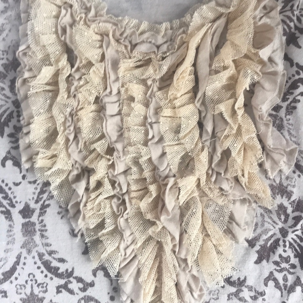 Damask pattern ruffle tank - Picture 2 of 3